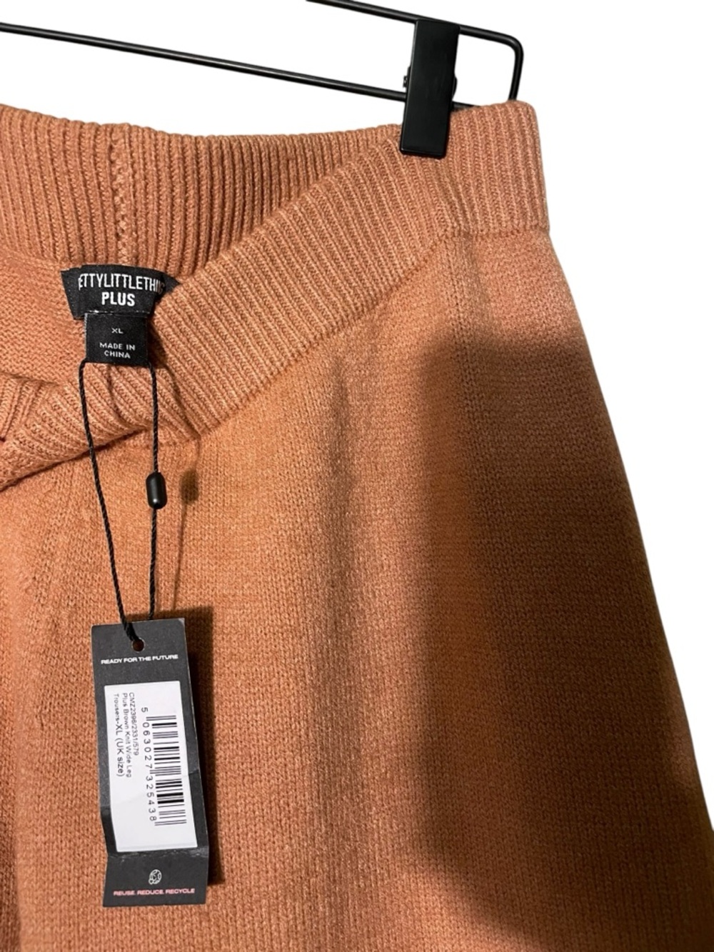 PrettyLittleThing Plus Ribbed Wide-Leg Pants in Rust - Picture 5 of 5
